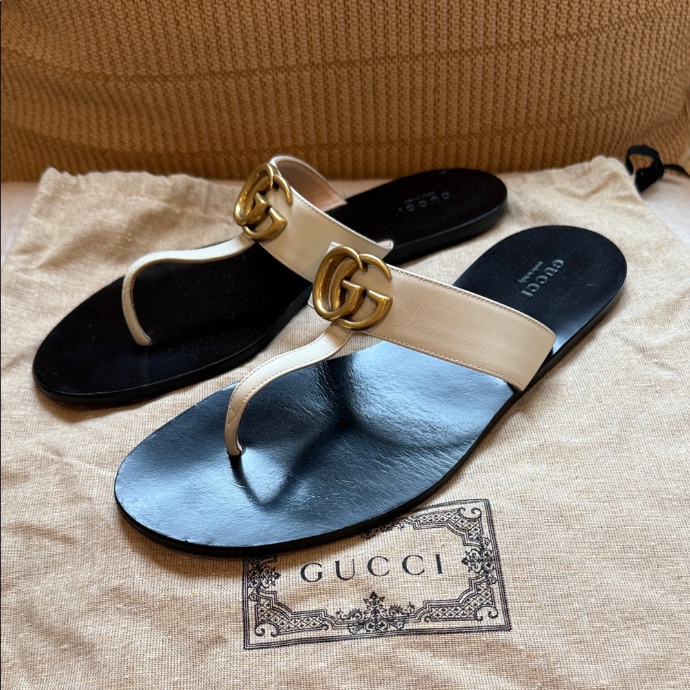 Gucci Women's Black and Cream Sandals